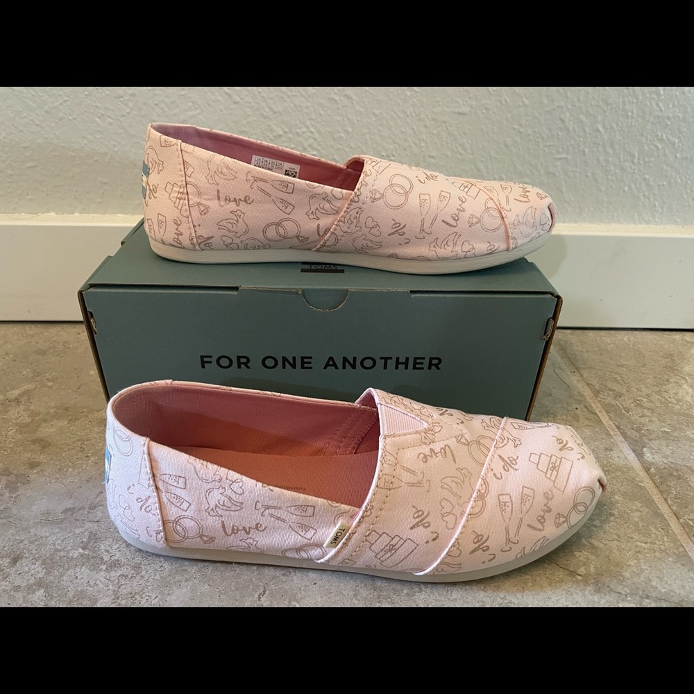 Tom’s pink and rose gold wedding shoes